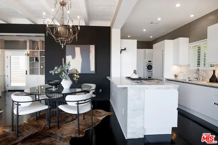 7318 Pacific View Drive, Los Angeles, California 90068