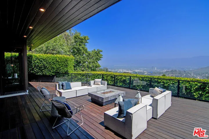 7318 Pacific View Drive, Los Angeles, California 90068