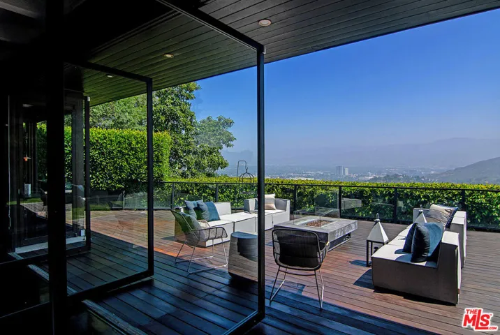 7318 Pacific View Drive, Los Angeles, California 90068
