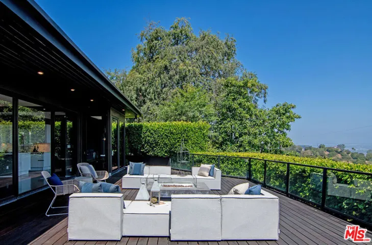 7318 Pacific View Drive, Los Angeles, California 90068