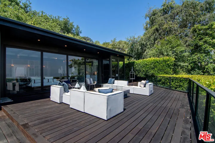 7318 Pacific View Drive, Los Angeles, California 90068