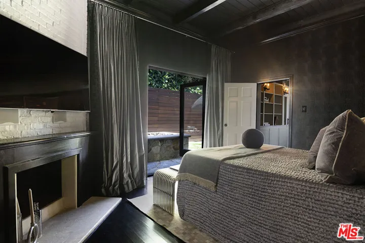 7318 Pacific View Drive, Los Angeles, California 90068