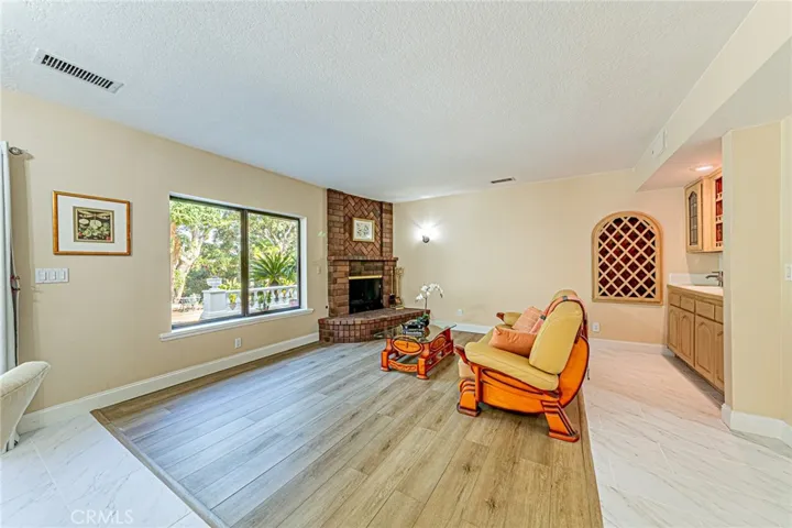 1737 Gainsborough Road, San Dimas, California 91773