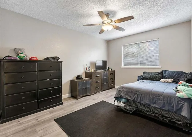 6205 Barcus, Fresno, California 93722