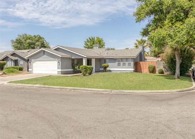 6205 Barcus, Fresno, California 93722