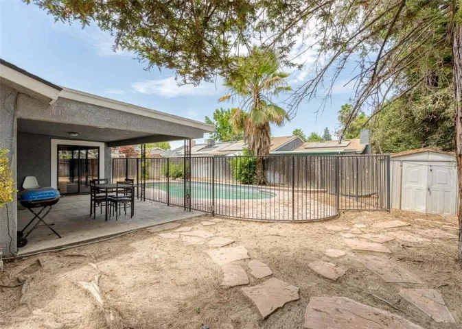 6205 Barcus, Fresno, California 93722