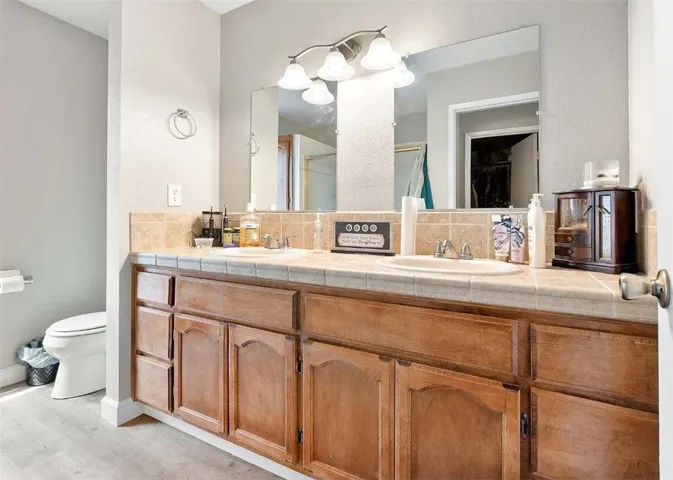 6205 Barcus, Fresno, California 93722