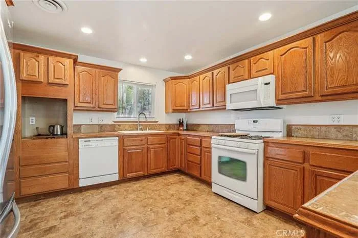 5209 W Avenue M8, Quartz Hill, California 93536