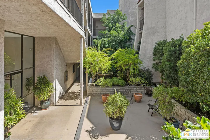 1401 Valley View Road 321, Glendale, California 91202