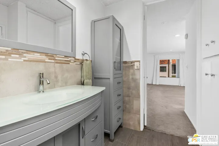 1401 Valley View Road 321, Glendale, California 91202