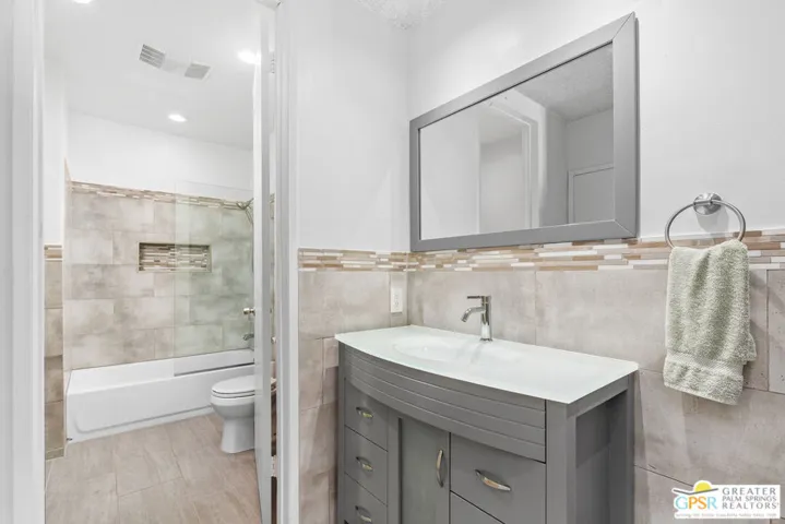 1401 Valley View Road 321, Glendale, California 91202