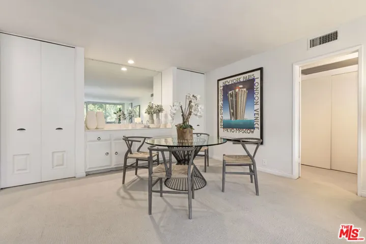 809 S Bundy Drive 214, Los Angeles, California 90049