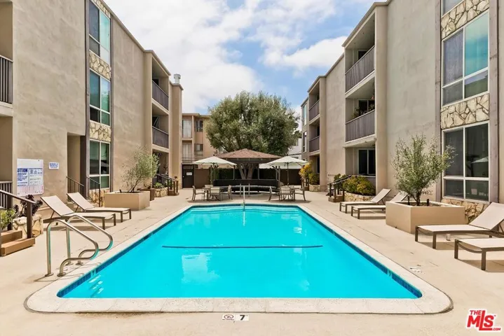 809 S Bundy Drive 214, Los Angeles, California 90049