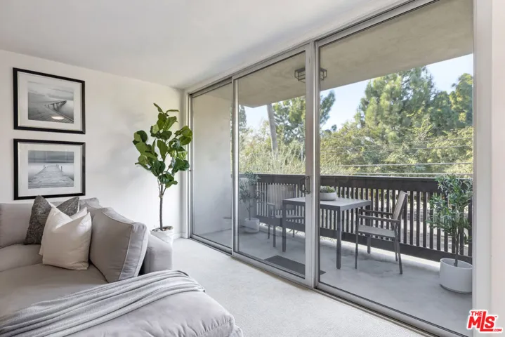 809 S Bundy Drive 214, Los Angeles, California 90049