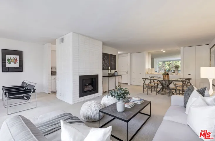 809 S Bundy Drive 214, Los Angeles, California 90049