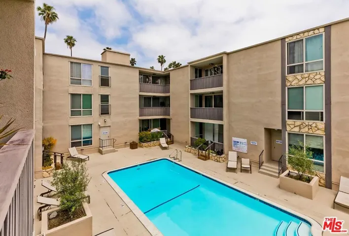 809 S Bundy Drive 214, Los Angeles, California 90049