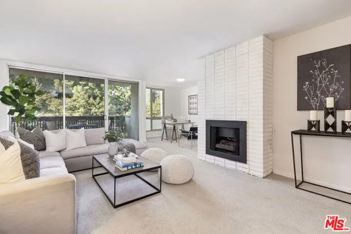 809 S Bundy Drive 214, Los Angeles, California 90049