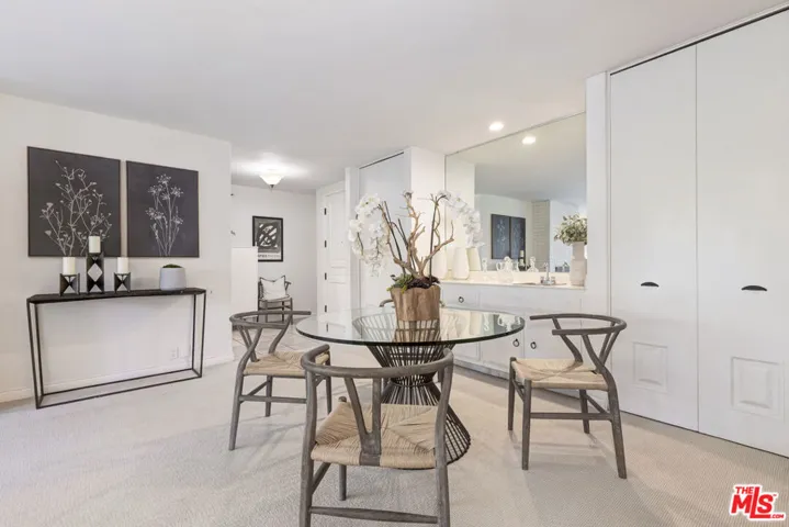 809 S Bundy Drive 214, Los Angeles, California 90049