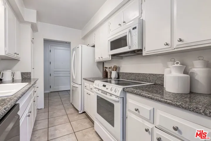 809 S Bundy Drive 214, Los Angeles, California 90049