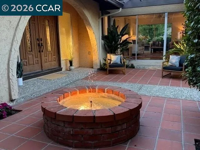 1085 Country Club Drive, Moraga, California 94556