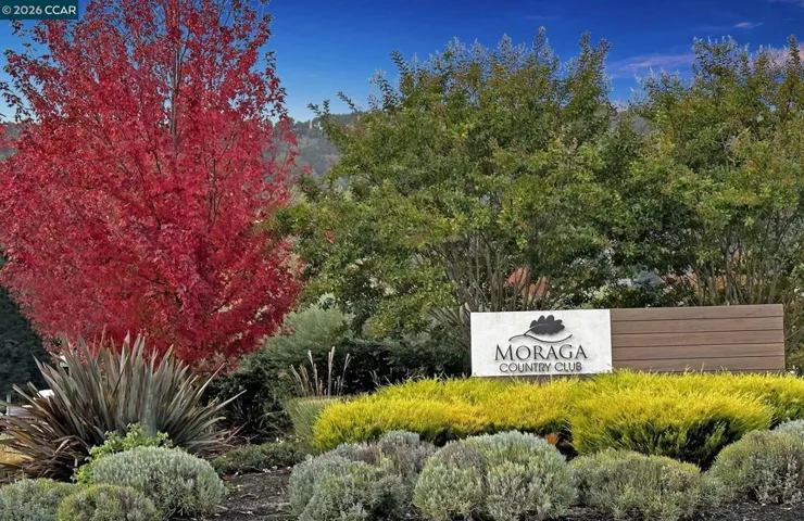 1085 Country Club Drive, Moraga, California 94556