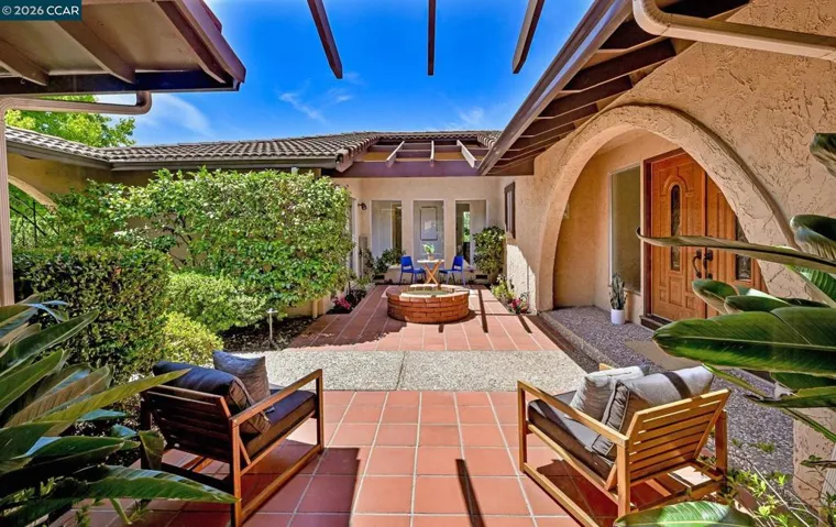 1085 Country Club Drive, Moraga, California 94556