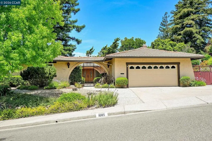 1085 Country Club Drive, Moraga, California 94556