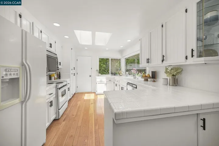 1085 Country Club Drive, Moraga, California 94556