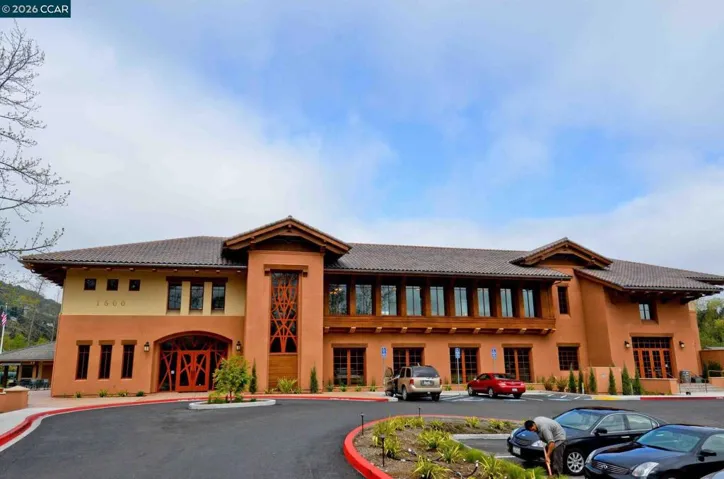 1085 Country Club Drive, Moraga, California 94556