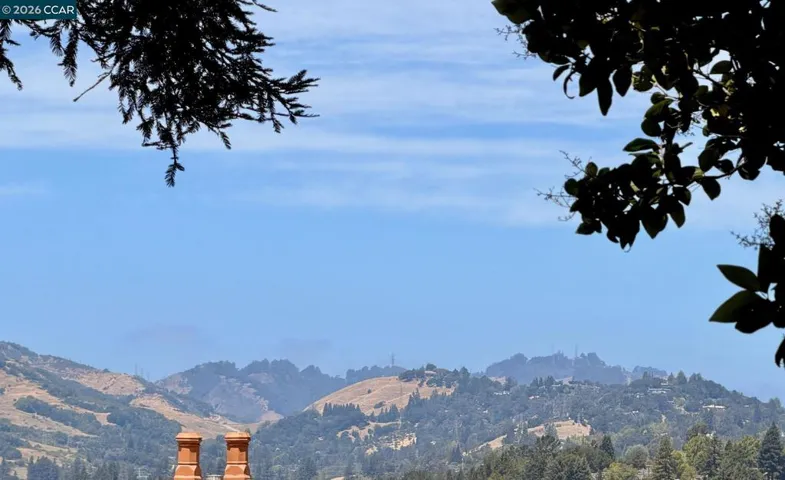 1085 Country Club Drive, Moraga, California 94556
