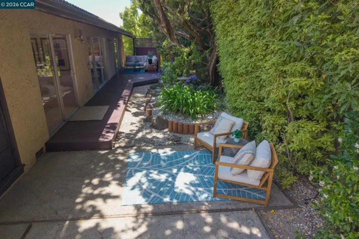 1085 Country Club Drive, Moraga, California 94556