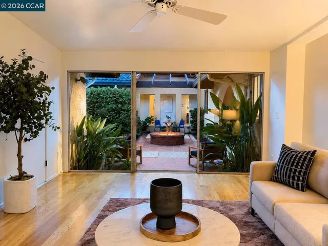 1085 Country Club Drive, Moraga, California 94556