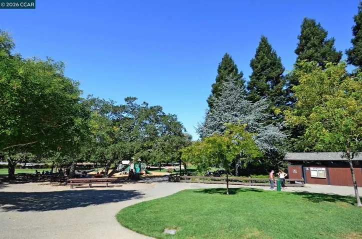 1085 Country Club Drive, Moraga, California 94556