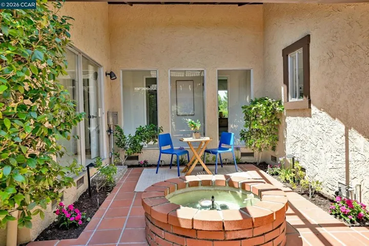 1085 Country Club Drive, Moraga, California 94556