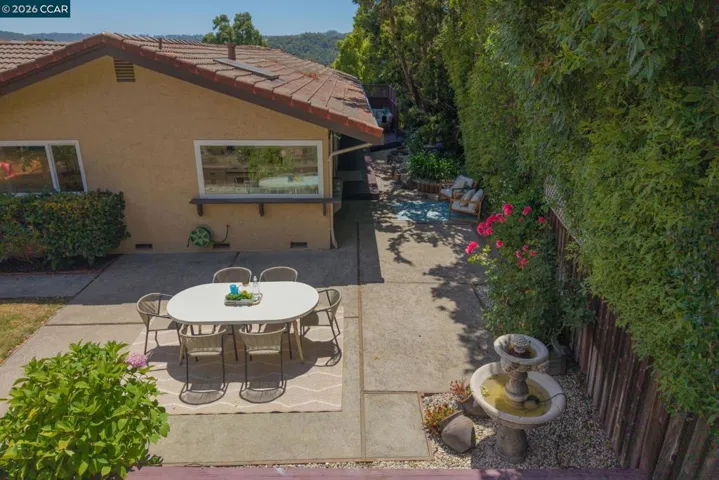 1085 Country Club Drive, Moraga, California 94556