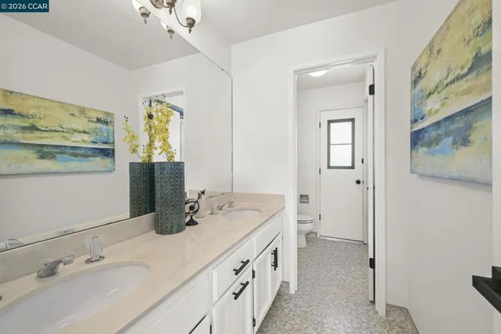 1085 Country Club Drive, Moraga, California 94556