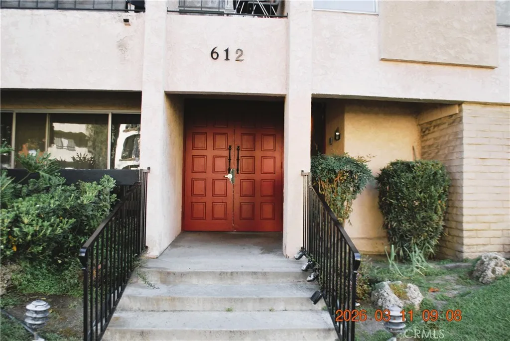 Quiet Building in the heart of Glendale