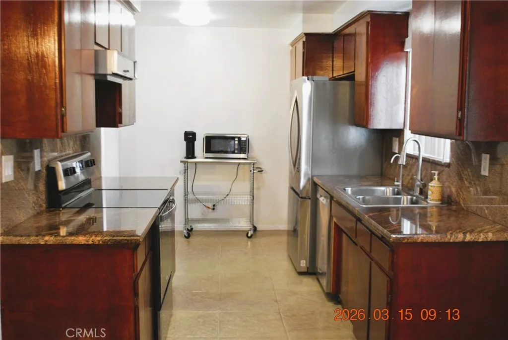 Spacious kitchen
