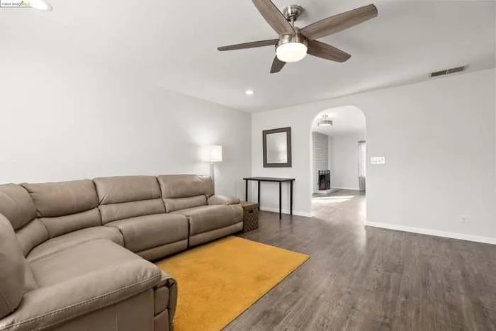 38 Asbury Court, Pittsburg, California 94565