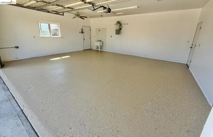 395 North Ave, Turlock, California 95382