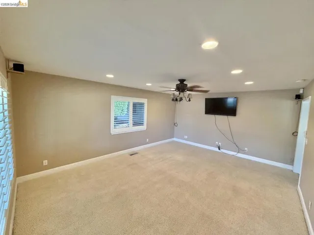 395 North Ave, Turlock, California 95382