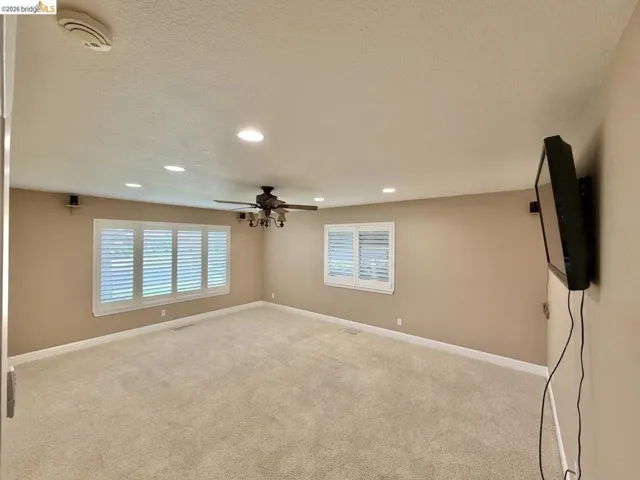395 North Ave, Turlock, California 95382