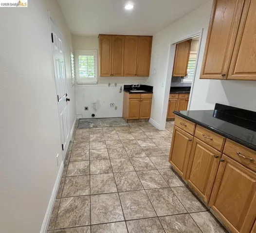 395 North Ave, Turlock, California 95382