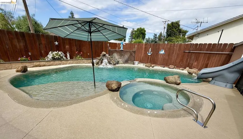 395 North Ave, Turlock, California 95382