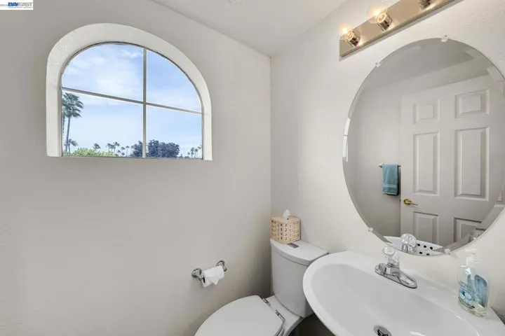 Guest Powder Rm
