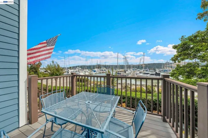Deck off of Living Rm
