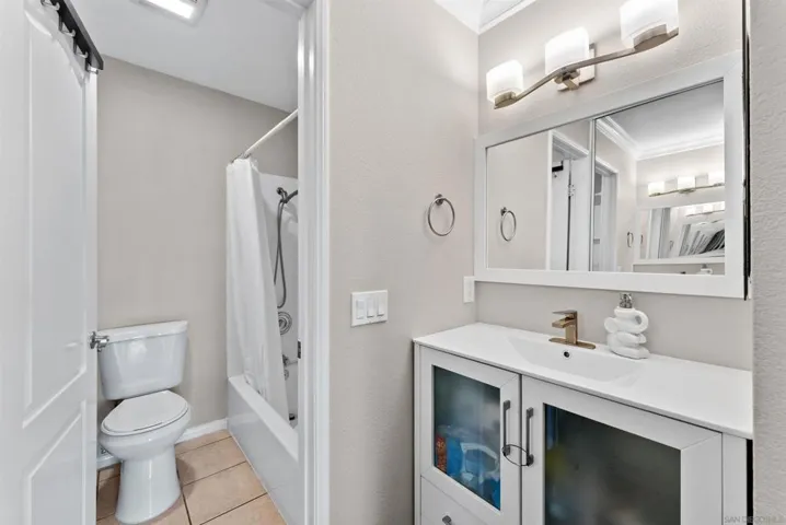 10603 Dabney 3, San Diego, California 92126