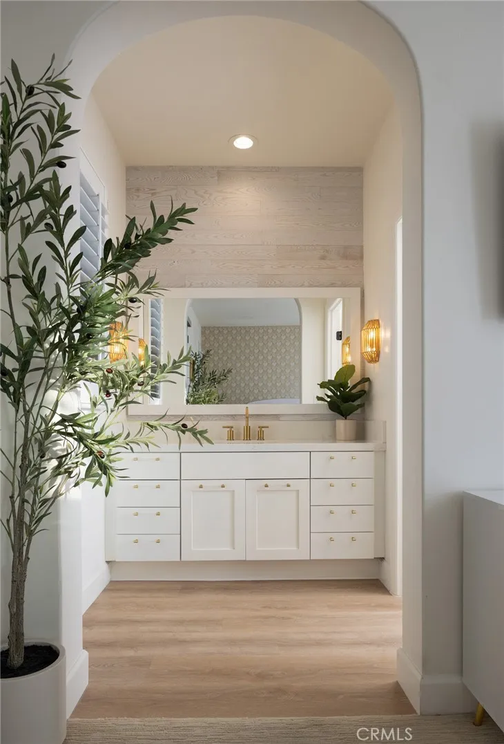 93 Parson Brown Irvine, CA 92618