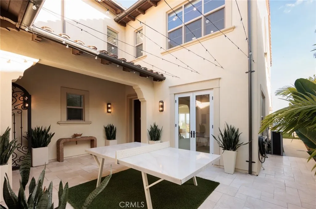 93 Parson Brown Irvine, CA 92618