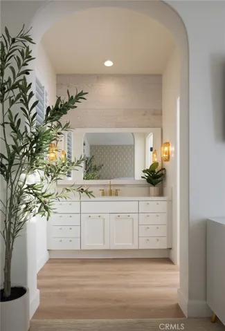93 Parson Brown Irvine, CA 92618